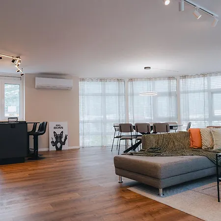 Penthouse No5 - Sky View