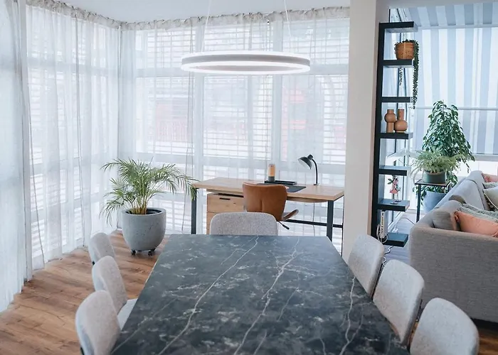 Penthouse No5 - Sky View Апартаменты *